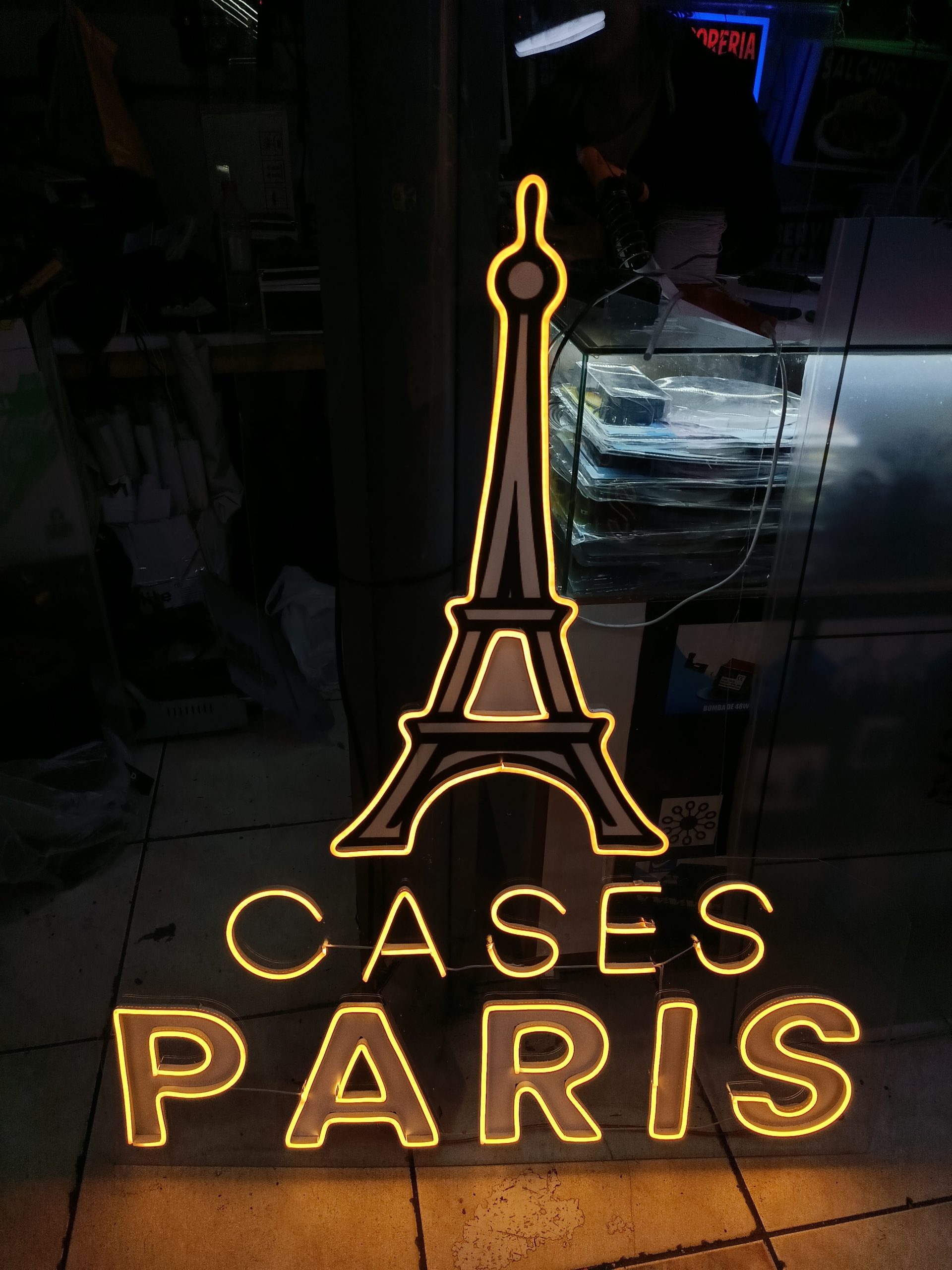 Letrero LED personalizado Cases Paris